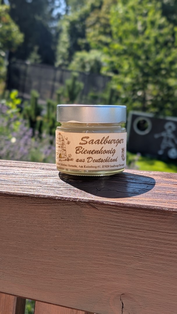 Honig mit Etikett